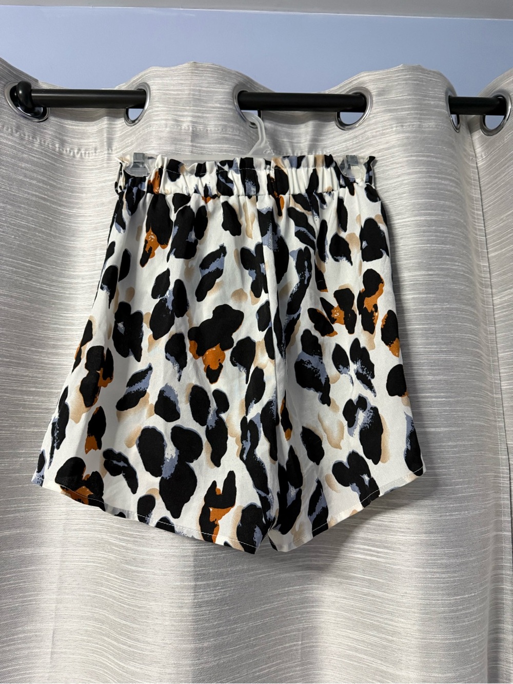 Womens Animal Print Elastic Waist Shorts - Black & Cream